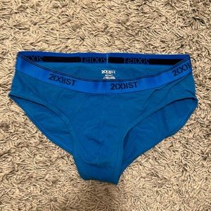 2xist XL blue briefs